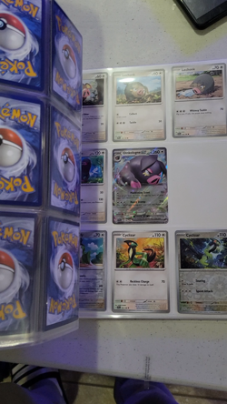 Pokemon card collection lot HUNDREDS of cards Vintage/Modern + Binder V, VMAX, - Image 2