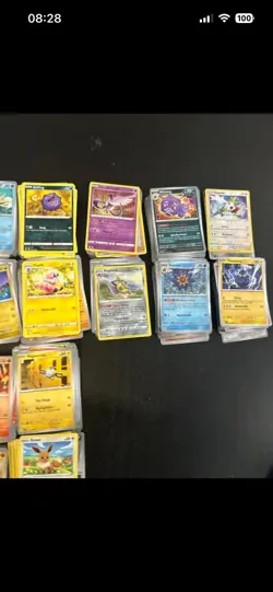 1000 Pokemon Cards- approx 330 Holos/ Reverse Holo - Image 1
