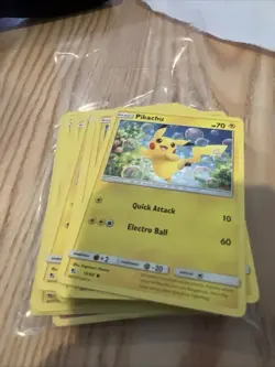 Pikachu Pokemon Hidden Fates 19/68 Lot Of 23 - Image 2