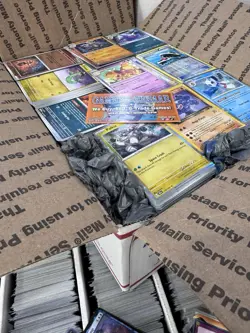 🔥 17lbs 4200+ UNSEARCHED Pokemon Bulk Lot! Some Holos & Vintage Cards LP/NM ✨ - Image 1
