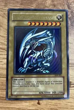 Yu-Gi-Oh! TCG Blue-Eyes White Dragon SDK-001 Ultra Rare 2002 Vintage Holo VTG - Image 1