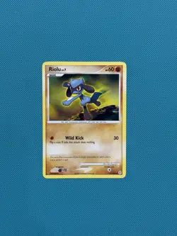 Riolu 61/130 Diamond and Pearl Regular MID ERA POKEMON (NM/LP) - Image 1