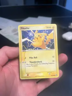 Pikachu Pokemon EX Emerald #60/106 2005 DMG - Image 1
