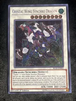 *** CRYSTAL WING SYNCHRO DRAGON *** SECRET RARE BLLR-EN062 YUGIOH! - Image 1