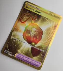 Pokemon TCG - Bravery Charm - SCR EN 175/142 Stellar Crown - Gold Secret Rare - Image 2