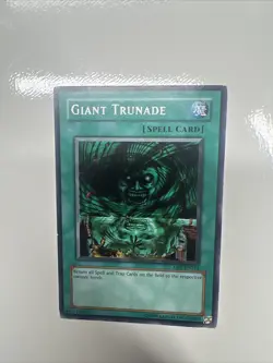 Giant Trunade DB1-EN032 Dark Beginning 1 Unlimited - Image 1