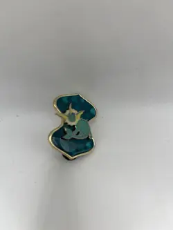 POKEMON VAPOREON VMAX PREMIUM COLLECTION PIN Evolving Skies TCG - Image 2