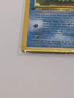 1999 first edition Omanyte Pokemon card (52/62) from the Fossil set - Image 2