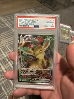 Pokemon TCG Leafeon VMAX Holo Ultra Rare Card Evolving Skies 008/203 - Image 1