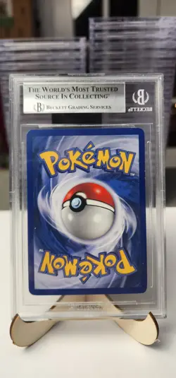 Beckett 8.5 Near Mint+ Vileplume Holo 31/165 Pokemon 2002 Expedition - Image 2