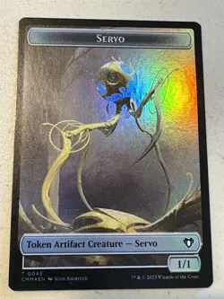 mtg foil token Servo // Daretti Scrap Savant Emblem 0045/0051, Commander Masters - Image 2