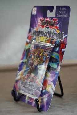 2002 Yugioh LON 1st Edition Labyrinth of Nightmare Blister Pack Sealed TCG - Image 3