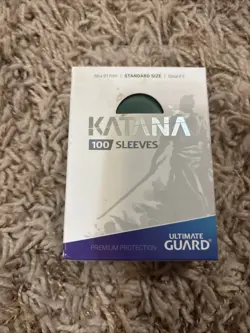 100 Ultimate Guard Katana Green Standard Sized Card Sleeves - Image 1