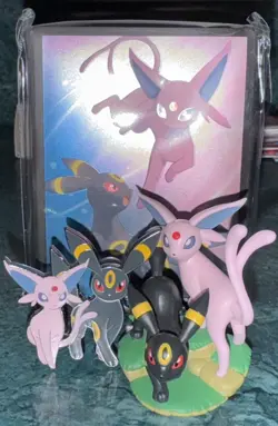 POKEMON Prismatic Evolutions Espeon Umbreon Figure Pin & Sleeves COLLECTION LOT - Image 2