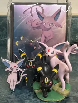 POKEMON Prismatic Evolutions Espeon Umbreon Figure Pin & Sleeves COLLECTION LOT - Image 3