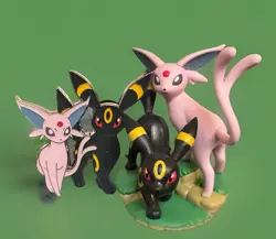 POKEMON Prismatic Evolutions Espeon Umbreon Figure Pin & Sleeves COLLECTION LOT - Image 4
