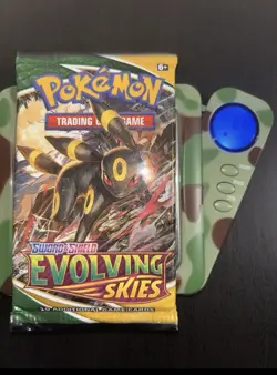 🚨 *Heavy* Sealed Pokemon TCG: SS Evolving Skies Booster Pack English - Image 1