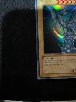 Yu-Gi-Oh! Blue-Eyes White Dragon (LP) Limited Edition Ultra Rare YAP1-EN001 - Image 3