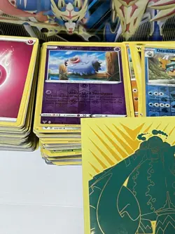 Pokemon Lunch Box With A Lot Of Pokemon Cards, Halo, Energy And Reverse Halo - Image 3