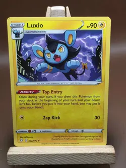 LP Pokemon Luxio Shining Fates 032/072 - Image 1