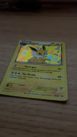 Pokemon TCG Jolteon BW91 Black & White Holo Promo HP 90 Electrigun Pin Missile - Image 2