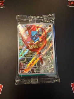 🔥 Sealed Riolu SVP 070 Holo Promo Pokemon Card Black Star NM 🔥 - Image 3