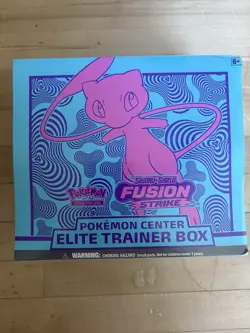 Pokemon TCG Sword & Shield Fusion Strike Pokemon Center Elite Trainer Box Sealed - Image 1