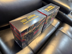 Pokemon TCG: Sword & Shield Lost Origin Elite Trainer Box ***2 ETBs Included*** 820650850714 - Image 4
