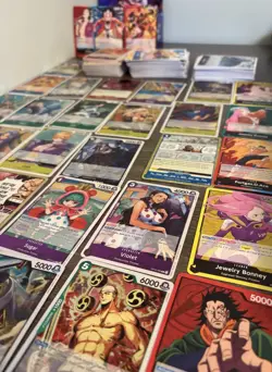 Bandai One Piece TCG LOT 200+ cards - Image 1