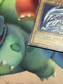 YuGiOh Blue-Eyes White Dragon DPKB-EN001 1st Edition Super Rare LP - Image 5