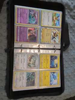 Pokemon Album Binder With 96 Cards - Image 3