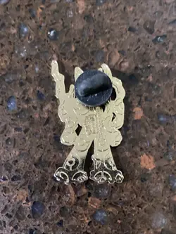 1x POKEMON NINTENDO OFFICIALLY LICENSED 1" BLAZIKEN COLLECTOR'S PIN/BADGE - Image 4