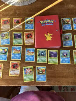 120 PLUS VINTAGE POKEMON CARDS - Image 1