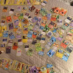 Pokemon TCG Mixed Card Lot - Pikachu, Charmander, Bulbasaur, Squirtle, Eevee - Image 2