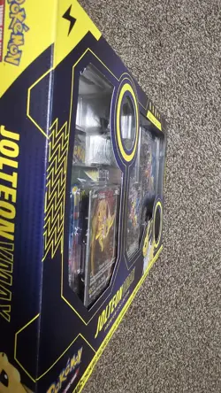 Pokemon Eevee Evolution Vmax Premium Collection Box Jolteon Read Description - Image 2