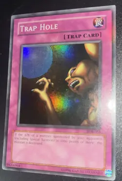 Yugioh Trap Hole LOB-058 Super Rare original Print NM - Image 1