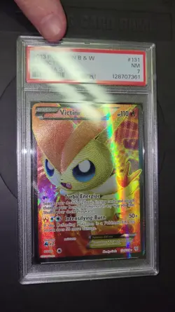 2013 POKEMON B&W PLASMA STORM #131 FULL ART/VICTINI EX PSA 7 - Image 2