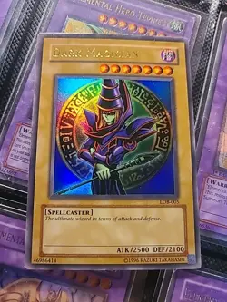 Yu-Gi-Oh! Dark Magician Legend of Blue Eyes White Dragon LOB-005 Unlimited - Image 1