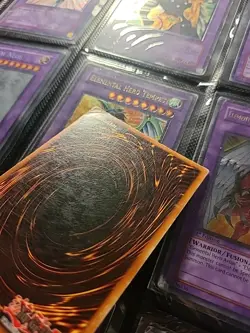 Yu-Gi-Oh! Dark Magician Legend of Blue Eyes White Dragon LOB-005 Unlimited - Image 4