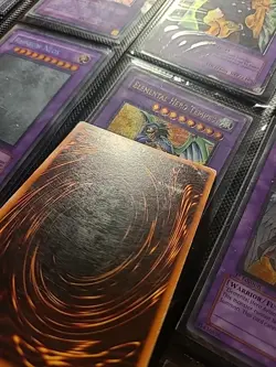 Yu-Gi-Oh! Dark Magician Legend of Blue Eyes White Dragon LOB-005 Unlimited - Image 5