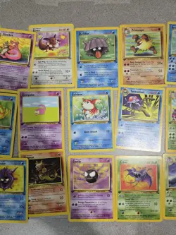 Lot Of 26 First Edition Fossil Original Pokemon Cards - Image 3