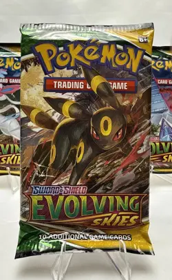Pokemon Sword And Shield Evolving Skies Booster Pack - Image 5