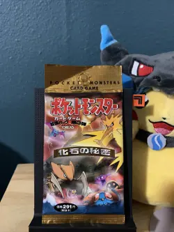 JAPANESE POKEMON 1996 FOSSIL BOOSTER PACK,NEW FACTORY SEALED FOIL CARD IN PACK! - Image 1