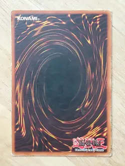 Yugioh Blue-Eyes White Dragon SDK-001 Ultra Rare Foil - Image 2