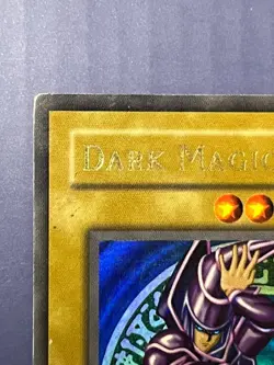 Yugioh Dark Magician SDY-006 Ultra Rare Unlimited HP - Image 4