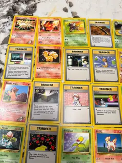 42 random trading card Pokemon lot- 1990s VINTAGE Lot 3 - Image 4