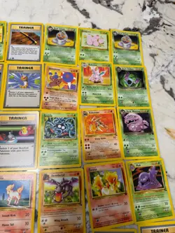 42 random trading card Pokemon lot- 1990s VINTAGE Lot 3 - Image 5