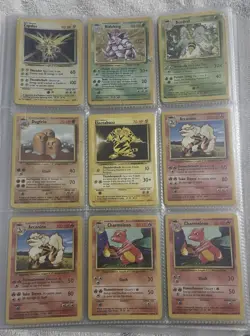 Pokemon TCG Vintage Base Set Collection Binder (Various conditions) + Topps - Image 1
