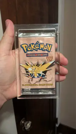 Pokemon Fossil Booster Pack Unlimited – Zapdos - Sealed WOTC - Image 1