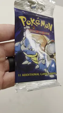 21.13 g Heavy Blastoise Pokemon WOTC Base Set Unlimited Booster Pack 1999 - Image 2
